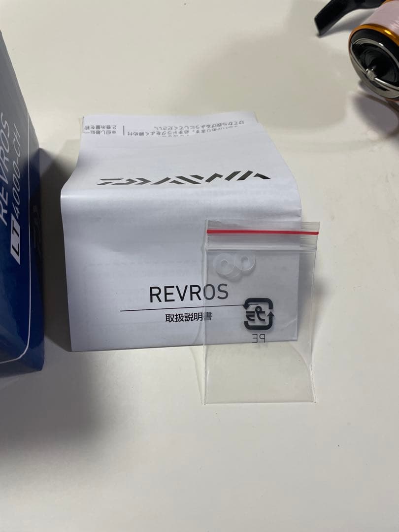 REVROS LT 4000-CH フィッシングリール