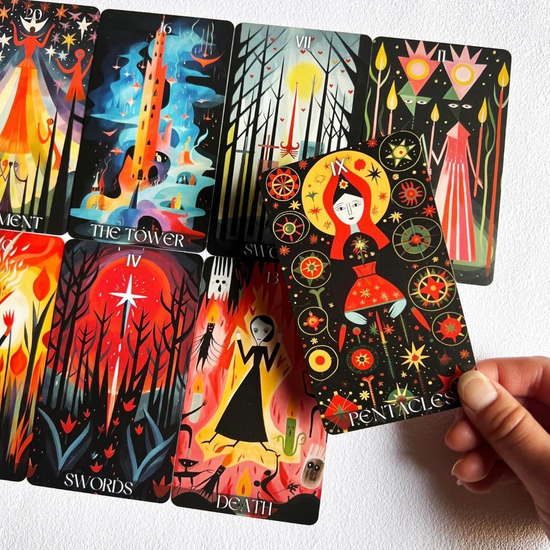 海外希少デッキ✨まるで大人向けのモダンなおとぎ話✨不思議の国を描いたタロット