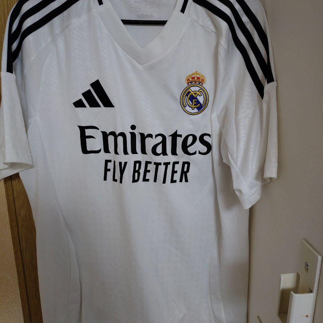 正規品レアル・マドリード　レプリカユニフォームモドリッチマーク付き　Lサイズ