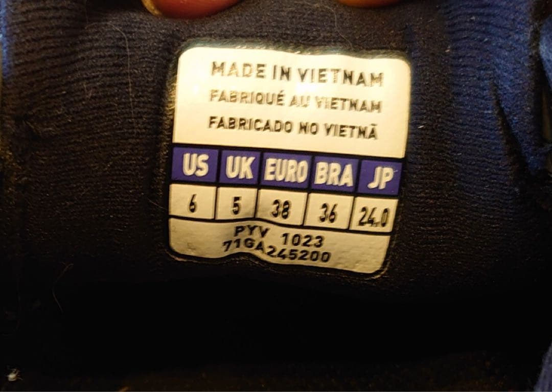 ミズノ wave claw pro2 バドミントンシューズ 24.0cm