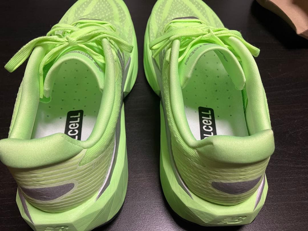 【限定モデル】New Balance フューエルセルレベルv5 28.5cm